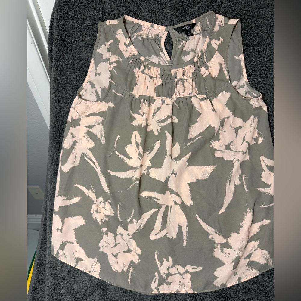 Simply Vera Wang Sleeveless Blouse - Light Pink and Gray